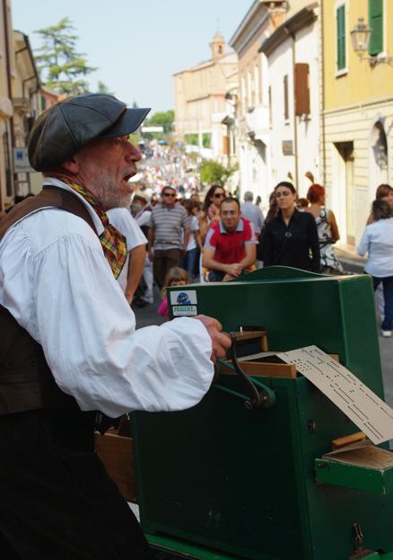 Organetti tra le vie e le piazze